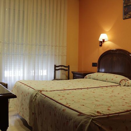 Hostal Ana Belen Madrid Eksteriør billede