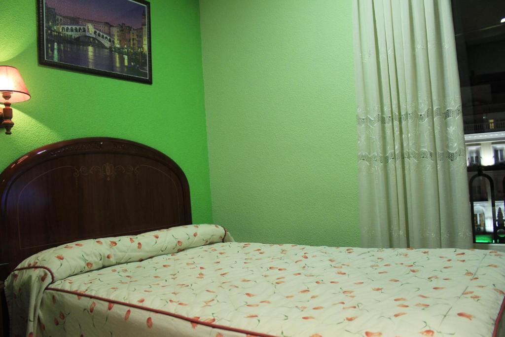 Hostal Ana Belen Madrid Eksteriør billede