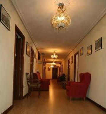 Hostal Ana Belen Madrid Eksteriør billede